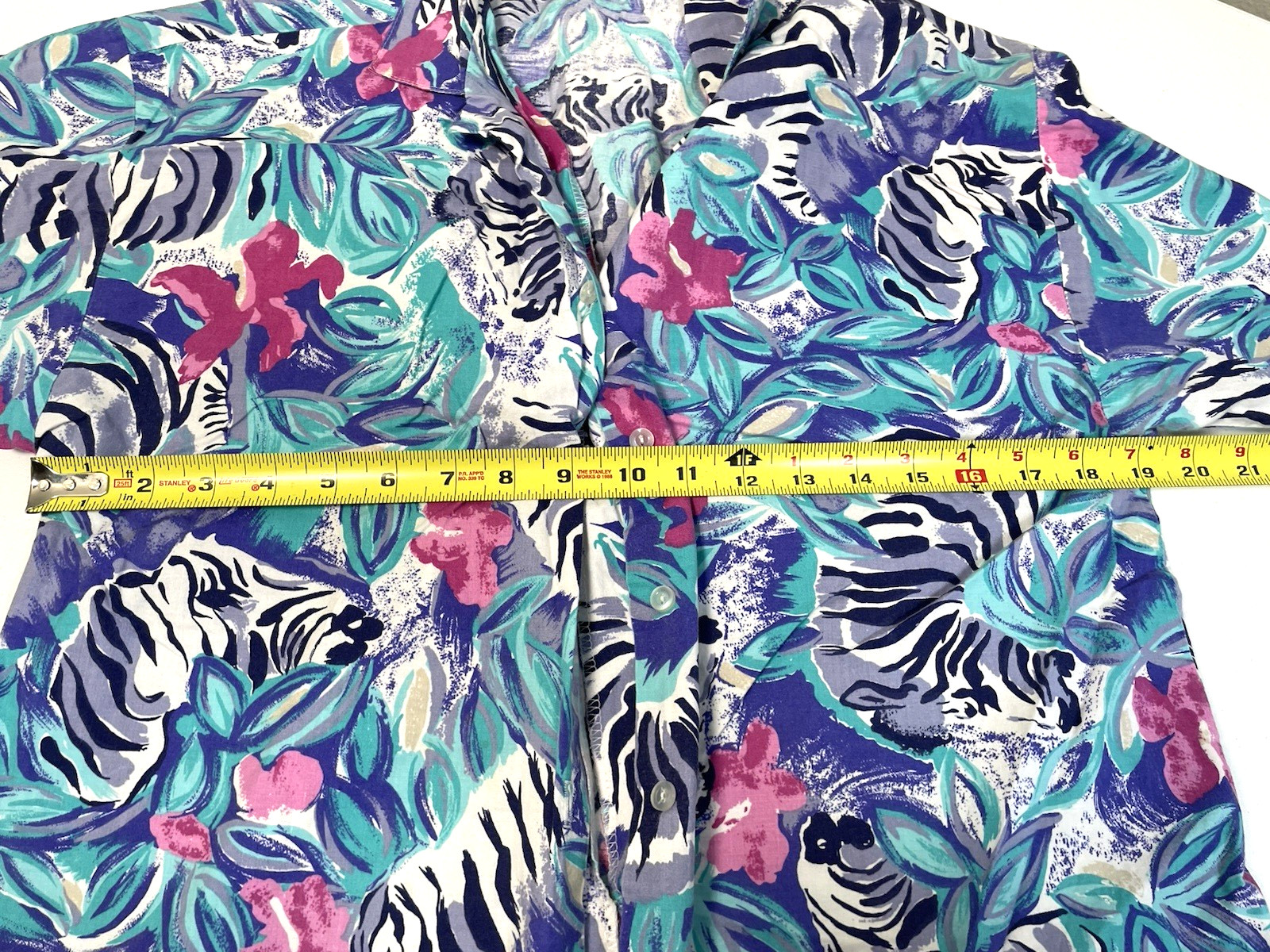Vintage Caribou C&rsquo;mon Sportswear Women&rsquo;s Blouse Floral Zebra Print USA Medium