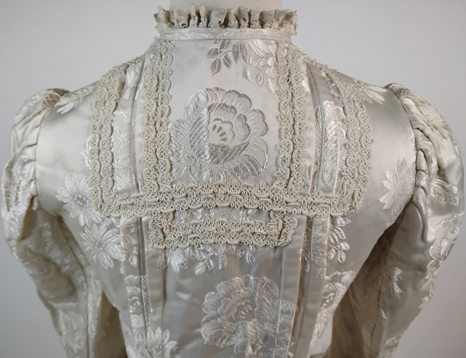 Antique Victorian Bodice – Ivory Silk Brocade with Floral Jacquard & Lace Trim