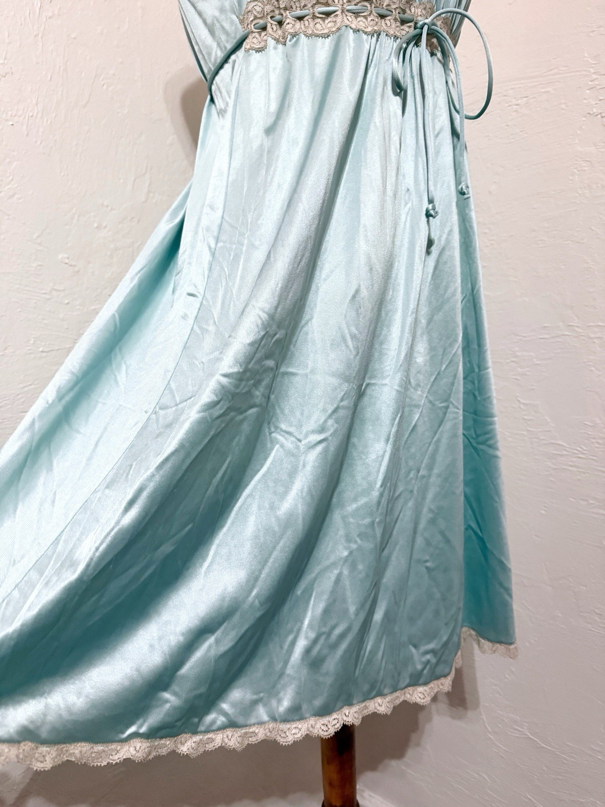 VTG 70s Vanity Fair Aqua Nylon Whimsy Women&rsquo;s Regency Lingerie Nightgown Sz S