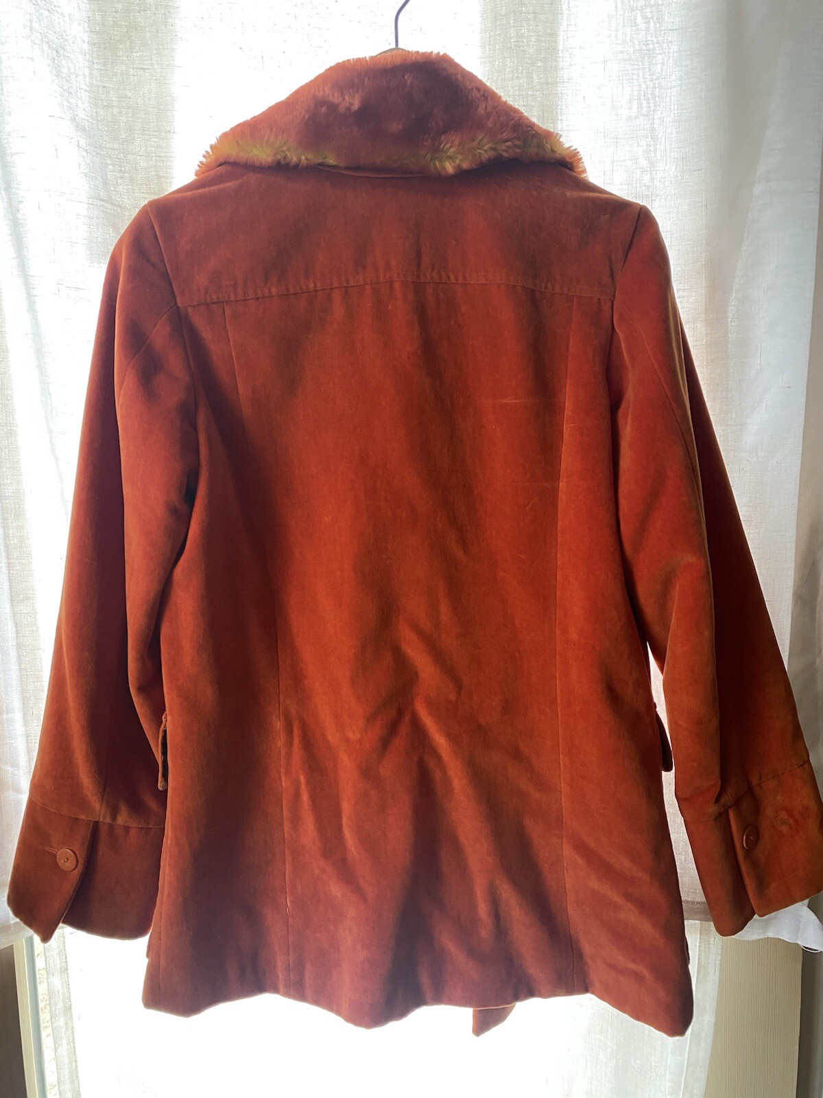 Jeans de Christian LaCroix Crushed Velvet Blazer with Removable Faux Fur Collar