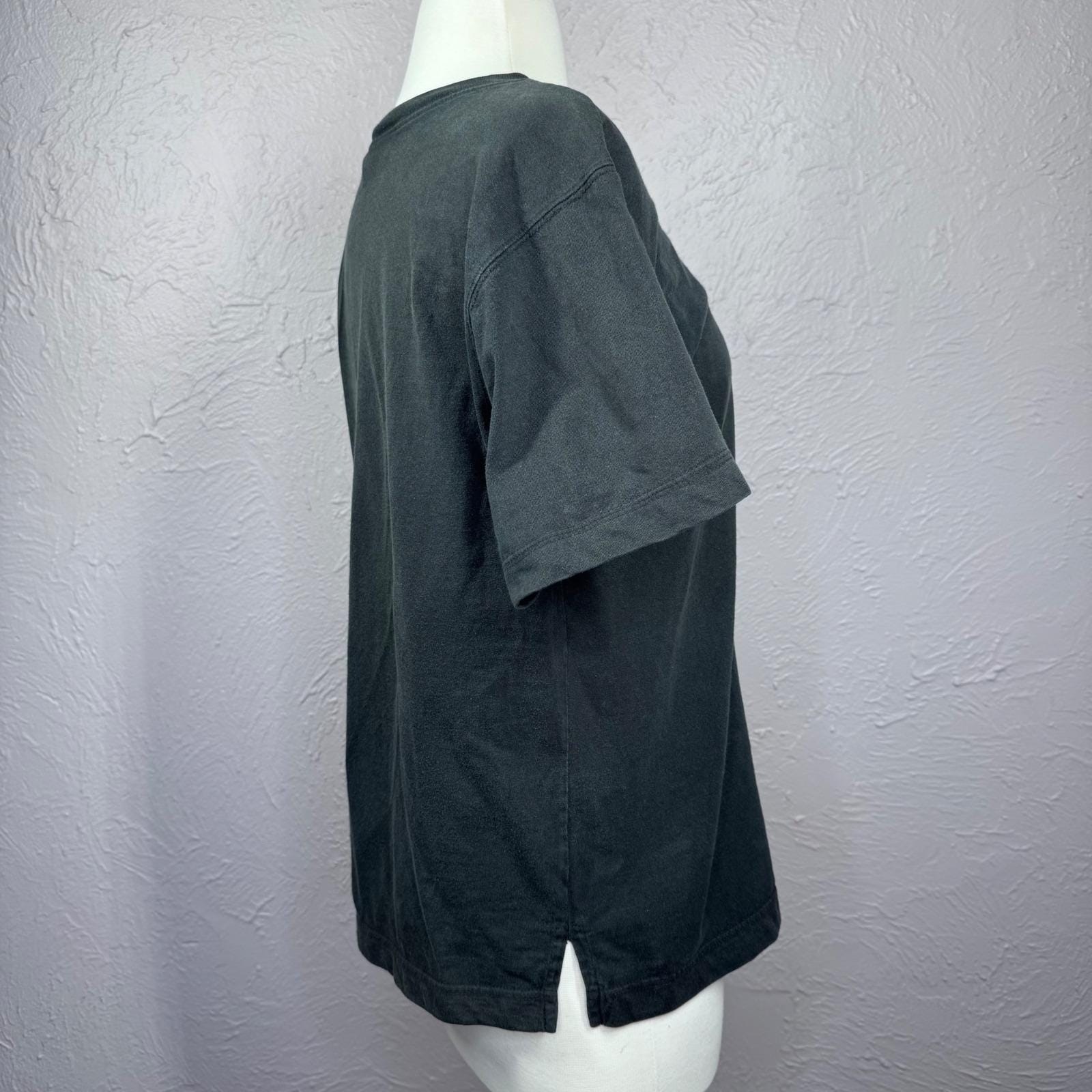Vintage 90&rsquo;s Medium Single Stitch Black faded Liz Sport Embroidered crest tshirt
