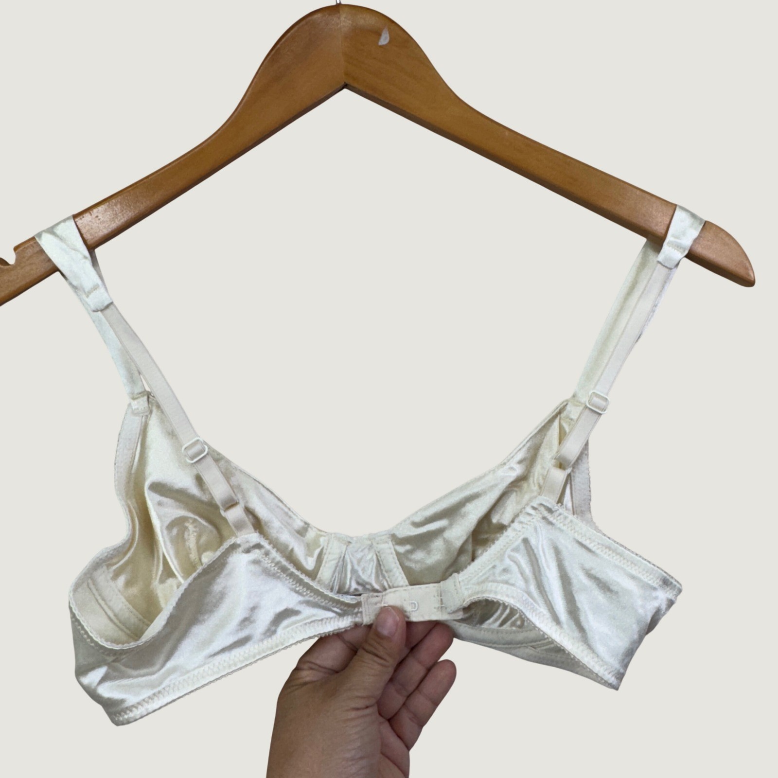 Christian Dior Underwire Satin Bra 36A Cream Vintage Luxury Coquette Aesthetic