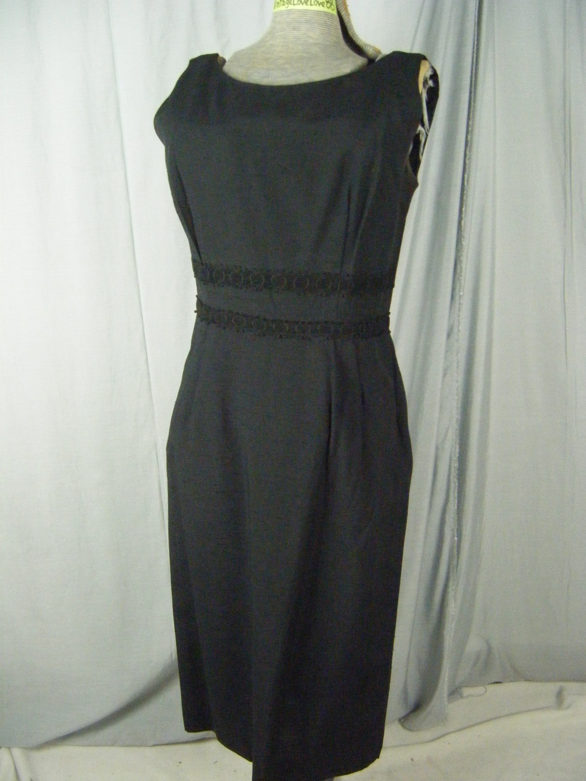 Vtg 60s Black Sleeveless Hour Glass Dress w/ Lace trimmed-Bust 37/2XS-XS,AS-IS