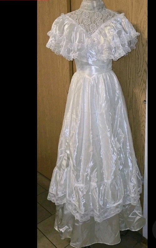 Vintage Gunne Sax Ivory Lace Wedding Dress Prairie Victorian Style Sz 5 XS 1970
