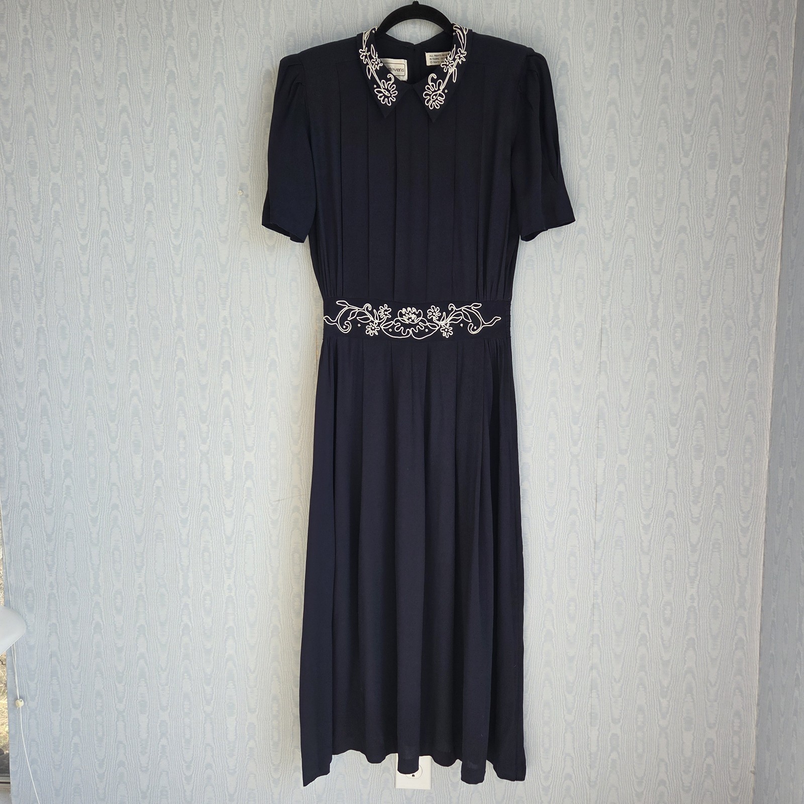 Vtg 70s 80s Karin Stevens M Dress Midi Navy Pleated Embroidered Cottage Retro
