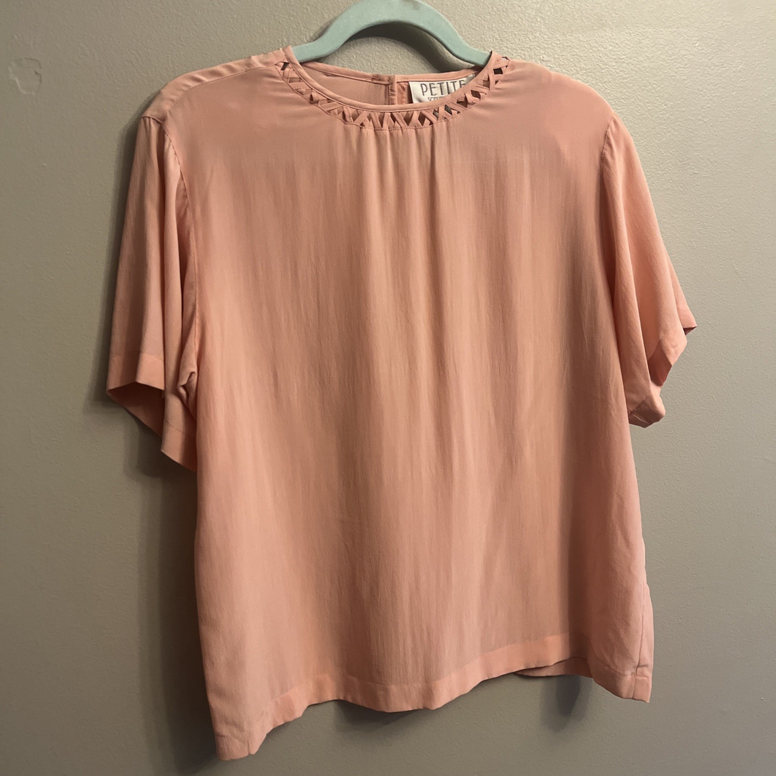 Vintage Petite Sophisticate Blouse Womens 12 Pink 100% Silk