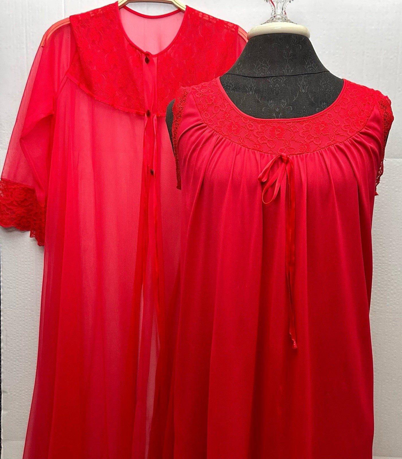 VTG Peignoir Set Pinehurst Red Sheer Long Nightgown with Sheer Robe Size Small