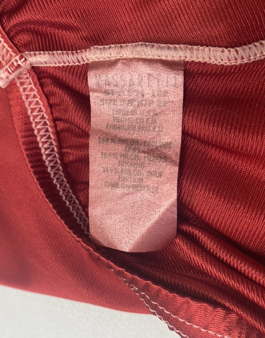 Vintage Half Slip SIZE SMALL long length 22&Prime; classic red nylon VASSARETTE