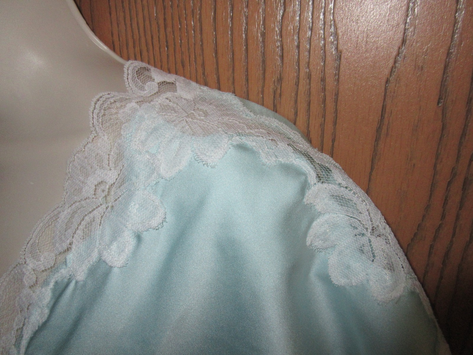 80s MISS ELAINE GLOSSY poly SATIN IVORY LACE BIAS AQUA sleep shirt nightgown S