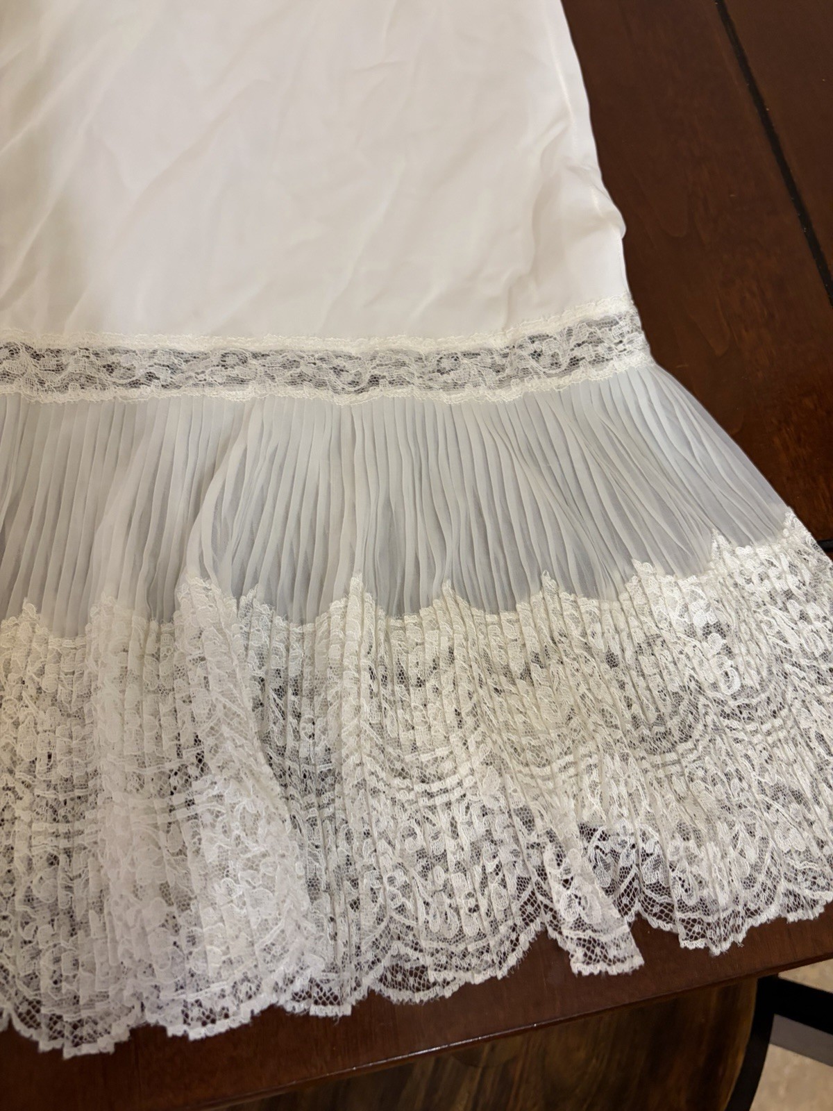 Vintage Charmode/Sears Nylon/Lace Pleated Chiffon Hem Large Half Slip