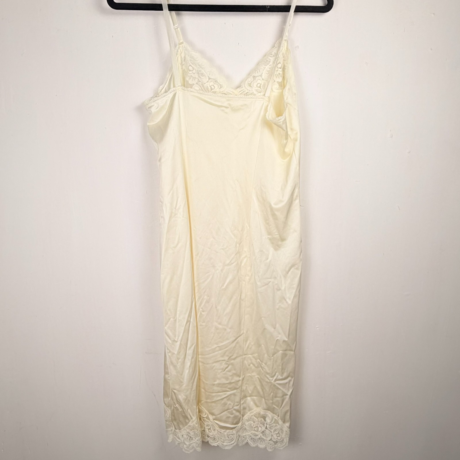 Vanity Fair Womens Slip Size Small – 34 Ivory Lace Bodice Adjustable Luxe VTG