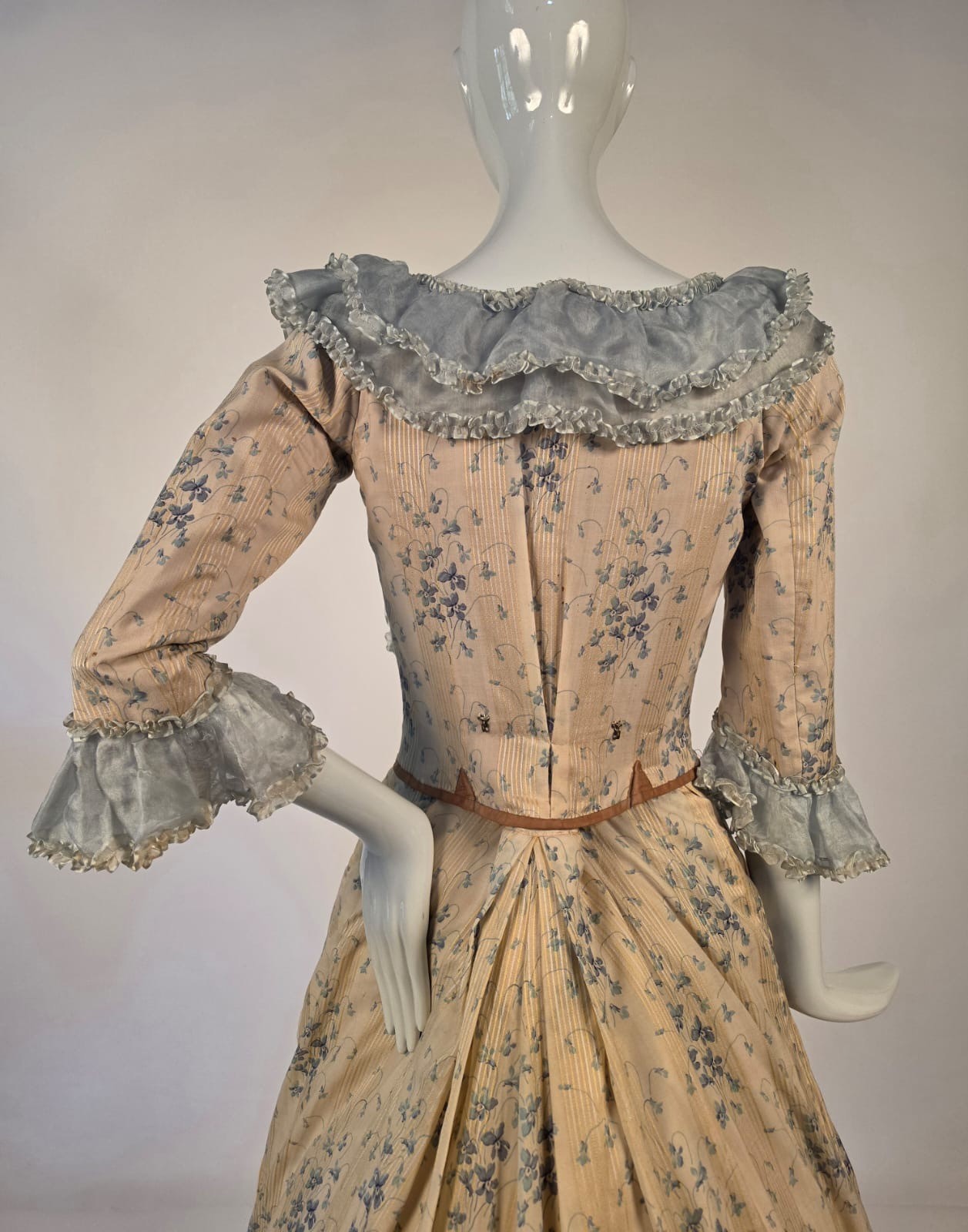 VICTORIAN VIOLET + CREME PRINT 2 PC DRESS W VOILET SILK MOIRE RUFFLES + TRAIN