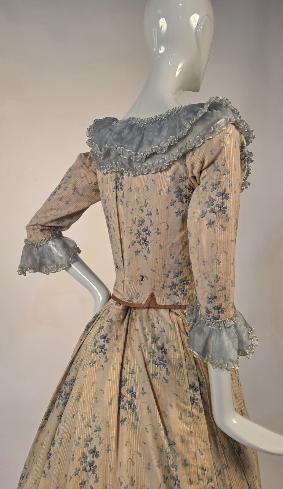 VICTORIAN VIOLET + CREME PRINT 2 PC DRESS W VOILET SILK MOIRE RUFFLES + TRAIN