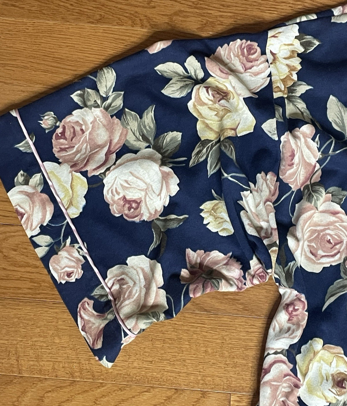 Vintage Maidenform Small Kimono Prairie Boho Cabbage Roses Navy Midi Robe USA