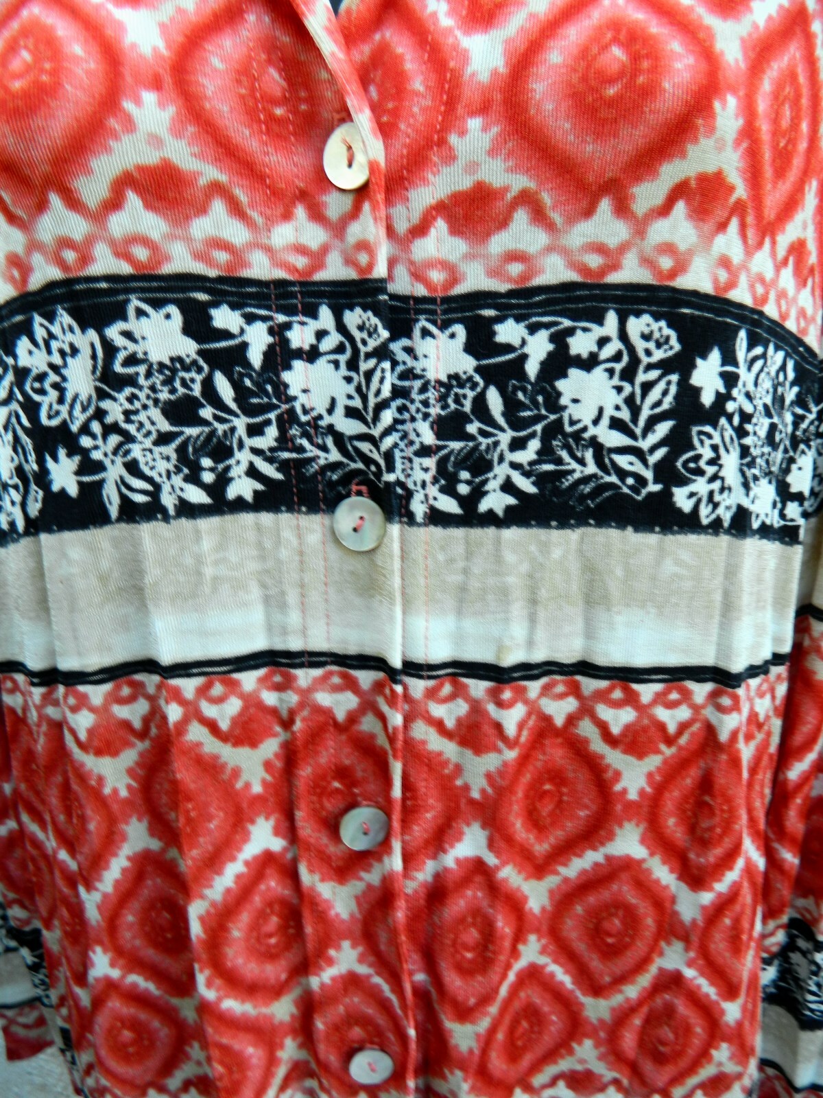 URBAN CHIC BLOUSE BUTTON FRONT TOP SZ M MULTICOLOR ACETATE/SPANDEX BLEND