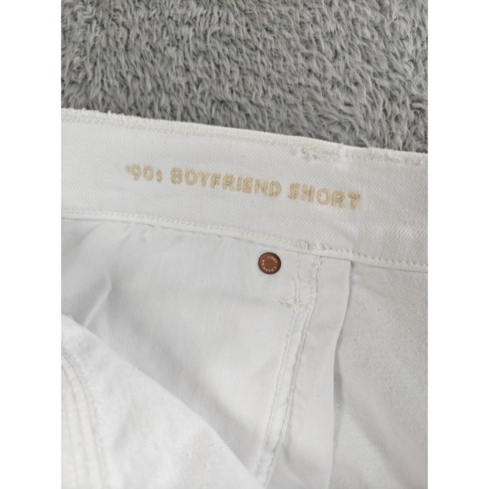 American Eagle Women&rsquo;s 90s Boyfriend Shorts Size 18 White