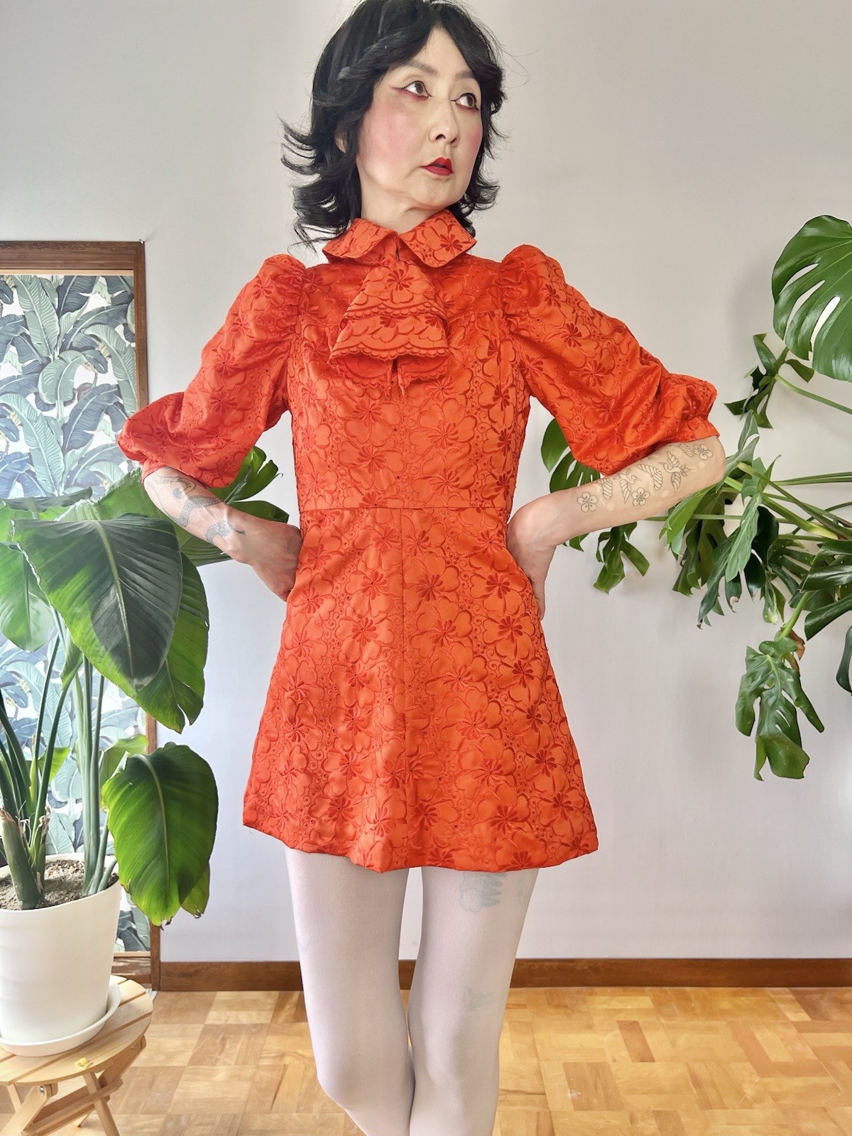 VTG 60s Mod Orange Embroidered Babydoll Mini Dress XS/S Puff Sleeve Jabot