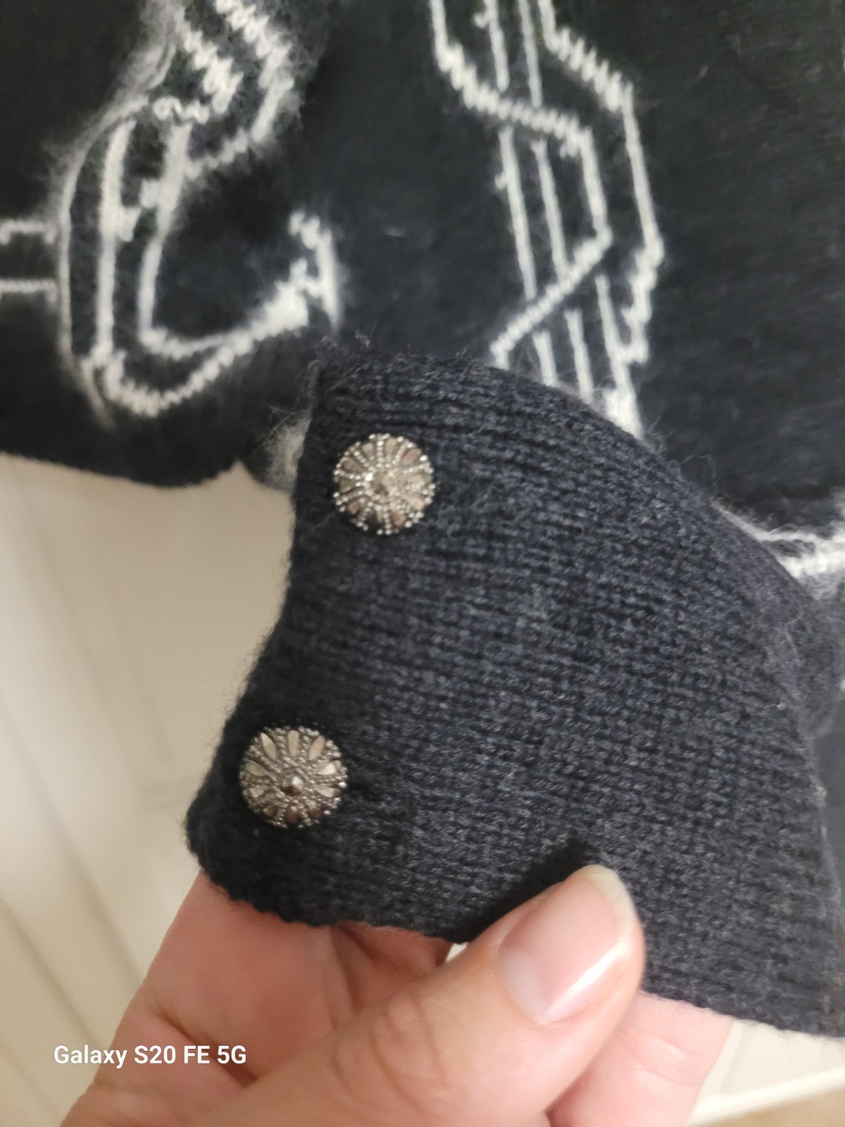 Vtg grandma chic Cullinane Lambswool Rose Design Oversized Lace Collar Sweater