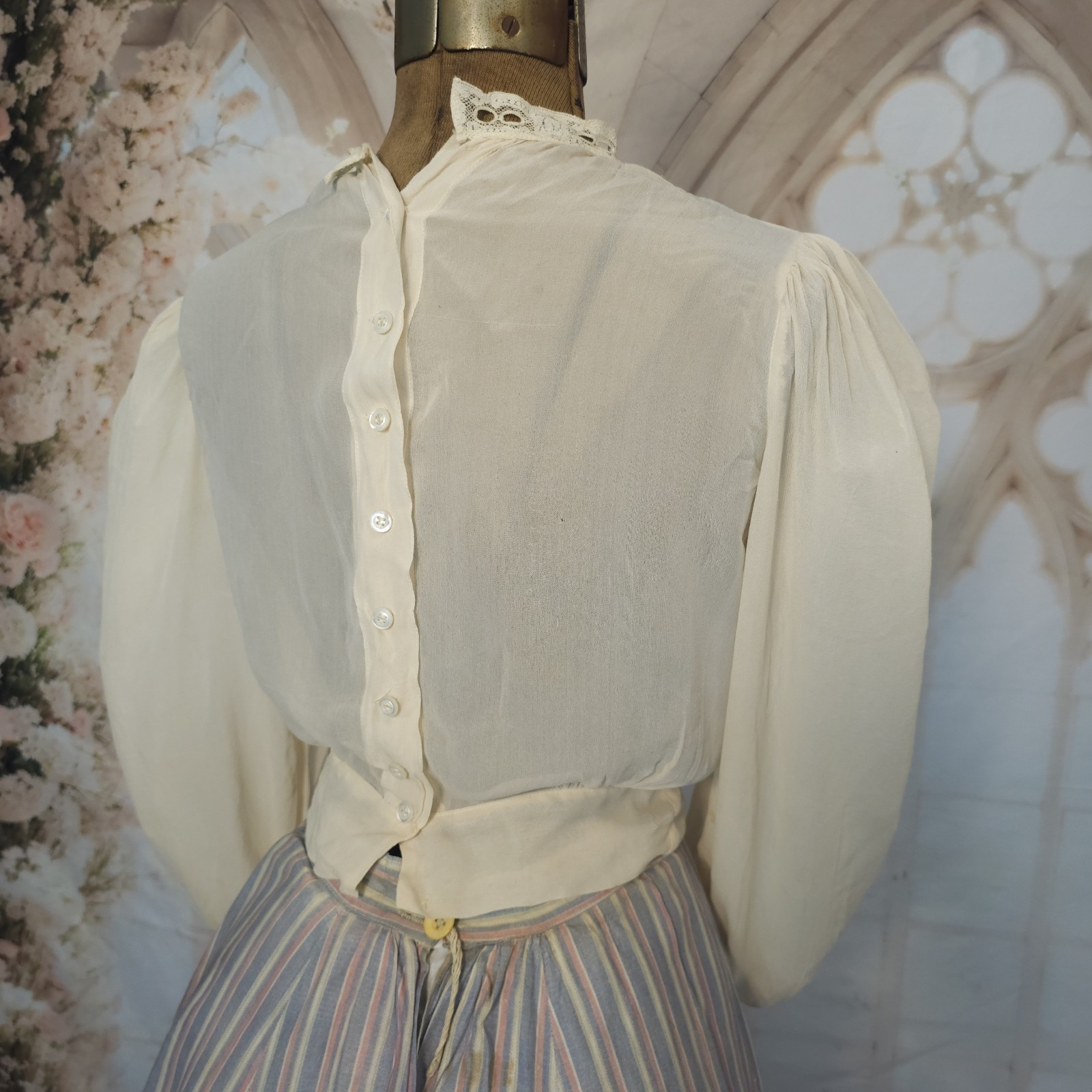 Antique Cream Lace Blouse w/ Puffy Sleeves Chiffon Prairie 1910s 1900s Top Shirt