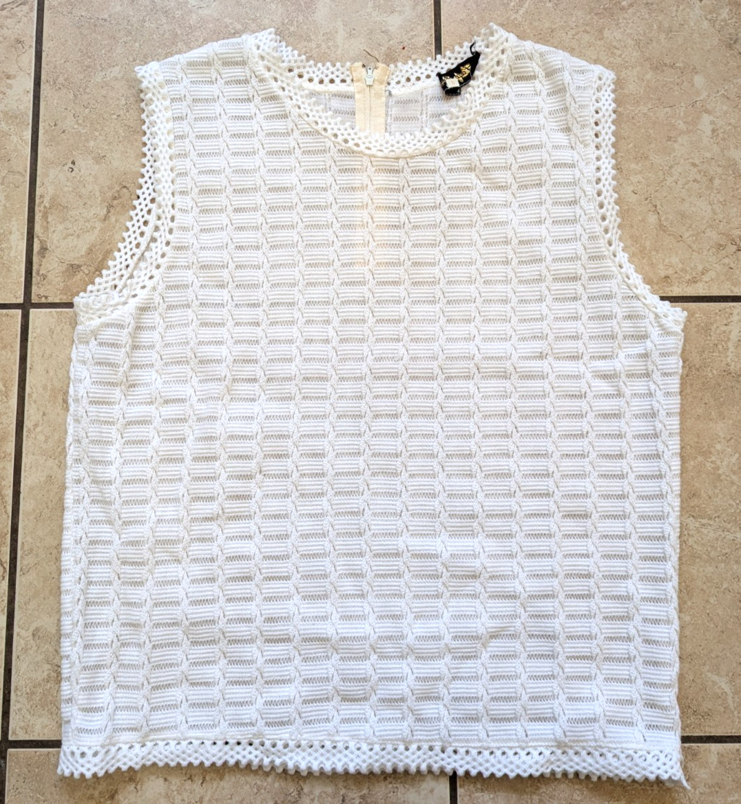 Vintage White Sleeveless Openwork Knit Crew Neck Sweater Blouse – SZ 4/6 80s 50s