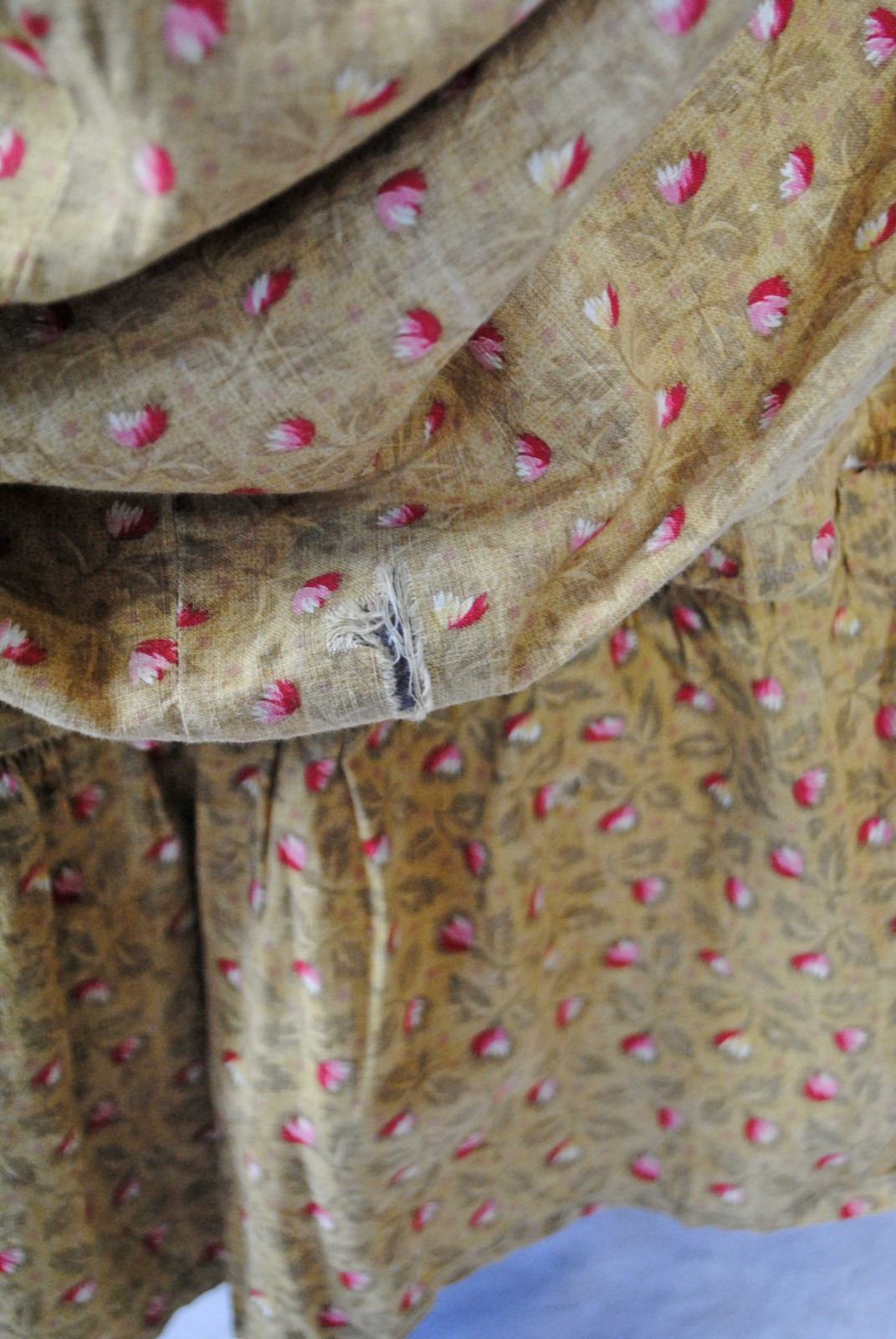 VICTORIAN 2 PIECE PRINTED CALICO AFTERNOON VISITING BUSTLE DRESS 1890
