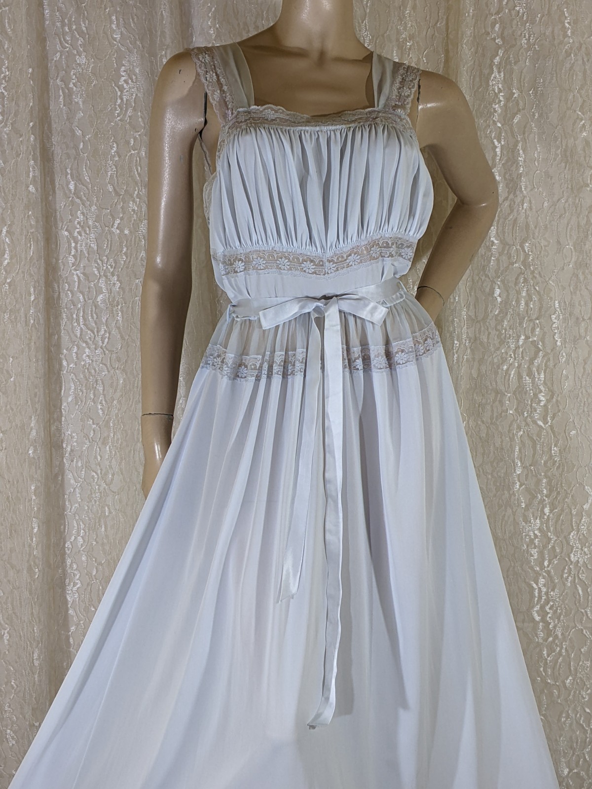 Vintage Luxite by Holeproof 1940s Blue French Lace Rare Lingerie Nightgown 38