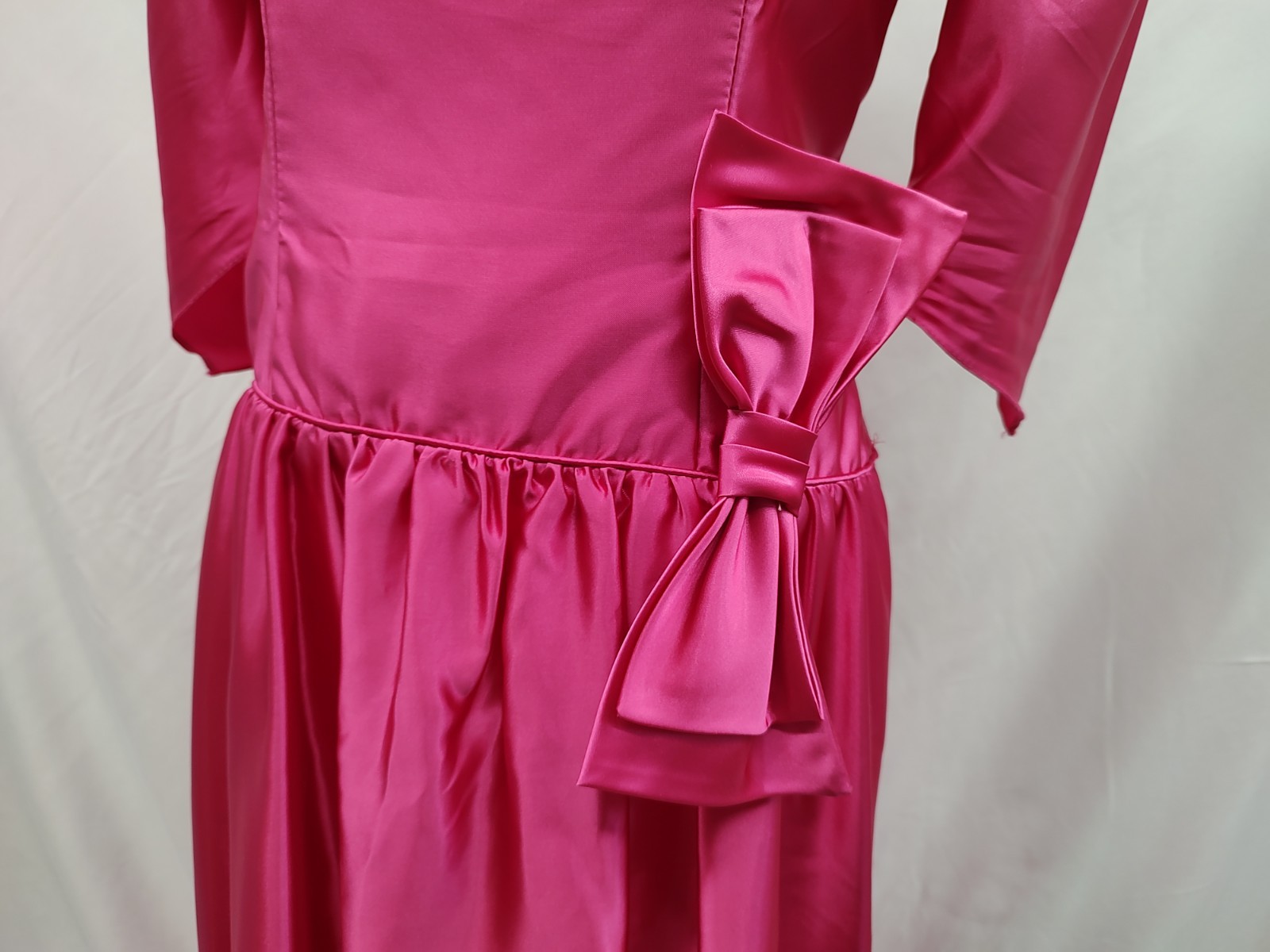 80&rsquo;s Vintage Dress Hot Pink Liquid Satin Shine Puff Sleeve Bow V Back Gown 13/14