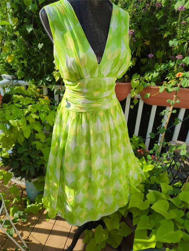1950&rsquo;s-80&rsquo;s VINTAGE LIME GREEN FULL CHIFFON SUMMER DRESS 36&Prime; BUST