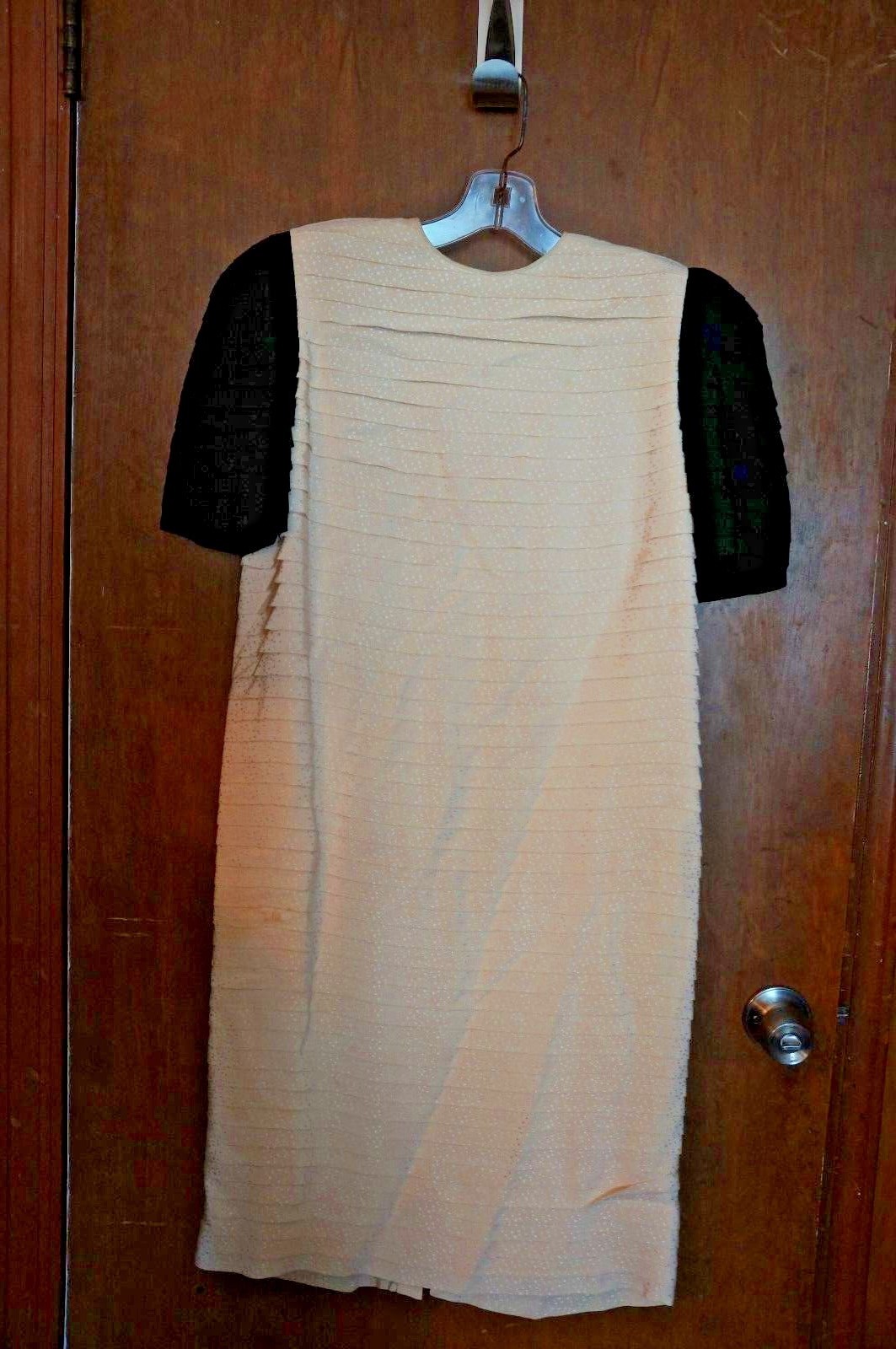 VTG. JUDY HORNBY COUTURE BLACK/CREAM PLEATED DRESS SIZE: 8