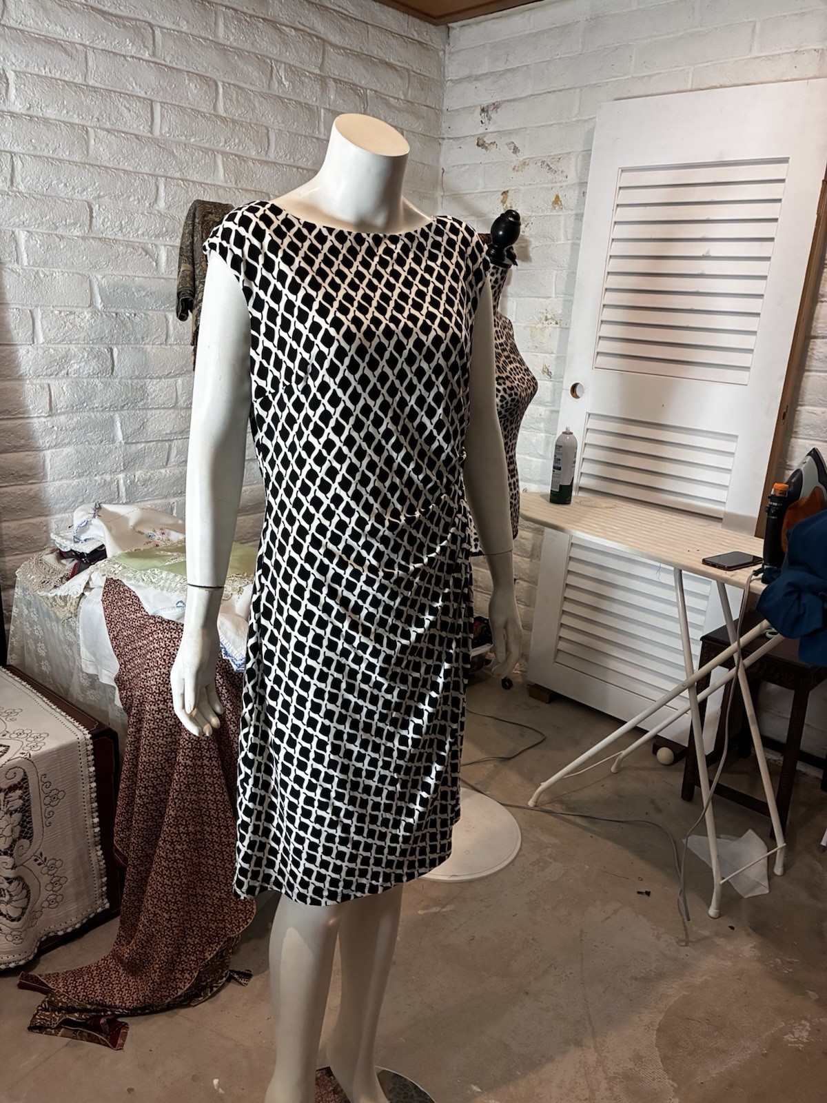 Vintage Ralph Lauren geo print blk&wht rutched side lined poly blend 14 sheath