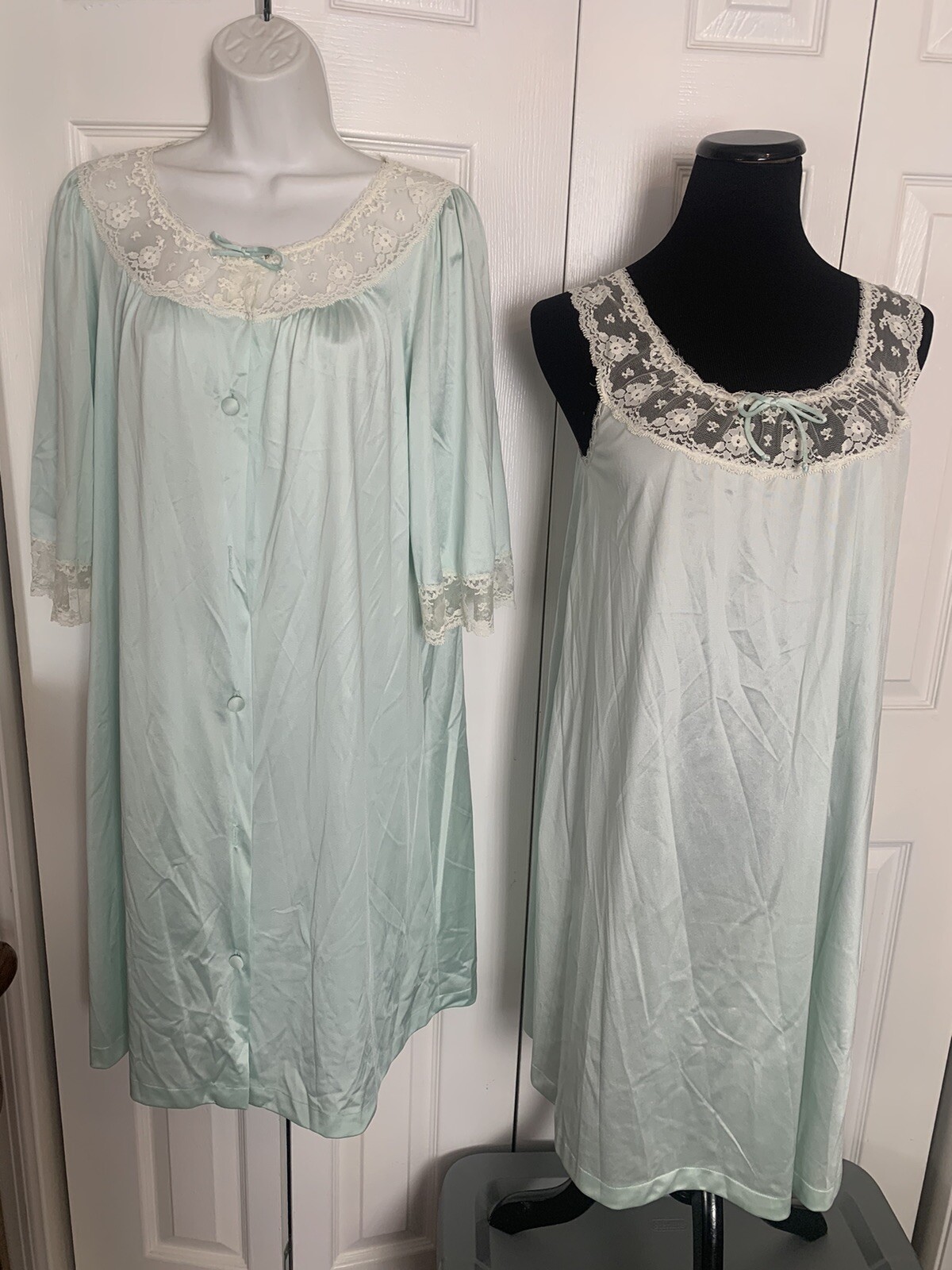 Vintage JCPenney Peignoir set Nightgown/Gown ~Robe ~Sz Small ~Green W/Ivory Lace