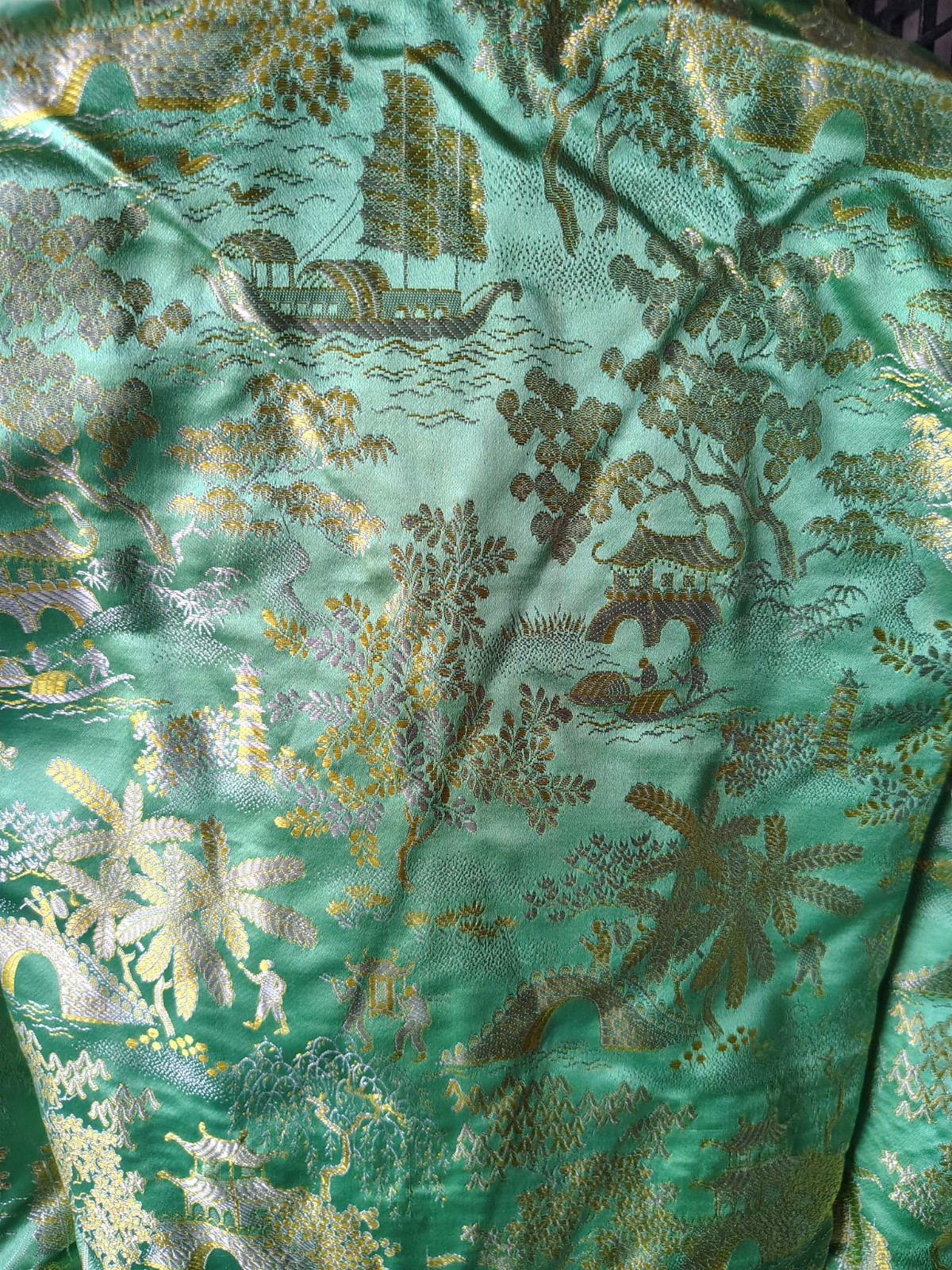 1950&rsquo;S LADIES GREEN SILK BROCADE JACKET AND MATCHING DRAWSTRING HANDBAG YOKOHAMA