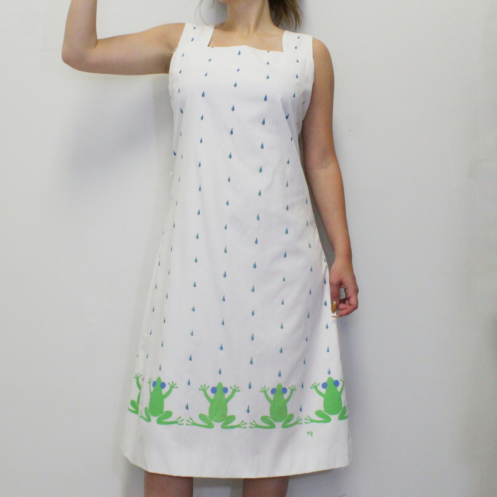 Vintage 70s The Vested Gentress Hand Screen Printed Midi Dress with Rainy Frogs