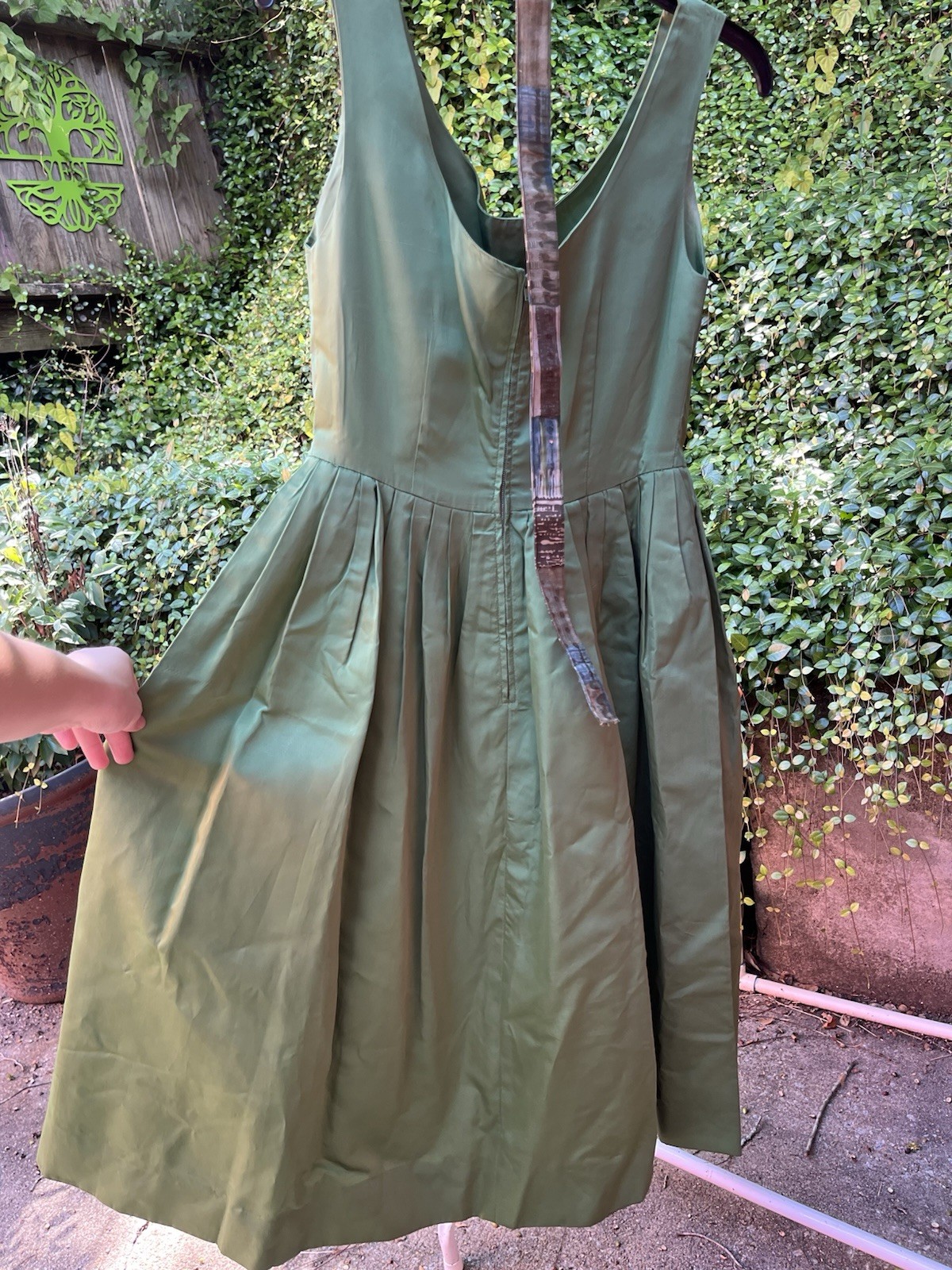 Lot of 4 1950s/1960s Slightly Wounded Dresses For Resale / Red Green Pink Lace