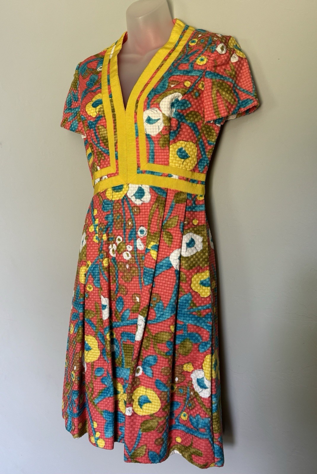 Vintage 1960s Elinor Simmons Malcolm Starr Textured Floral Mod ALine Dress Small