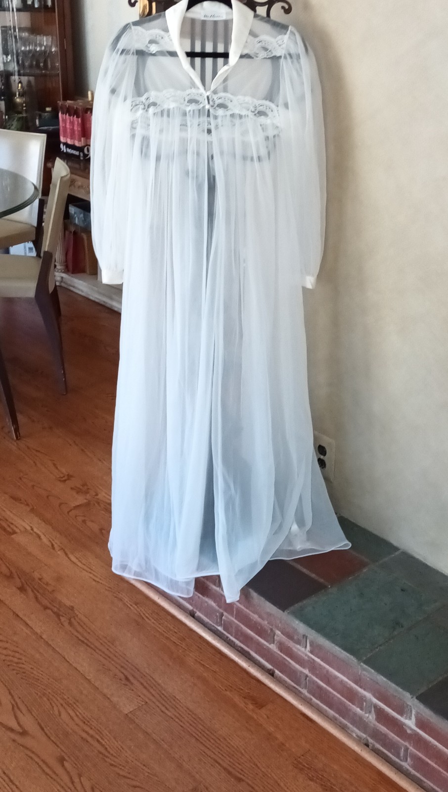 Miss Elaine Vintage White Lace Chiffon Robe Regular Size Sheer Pearl Buttons