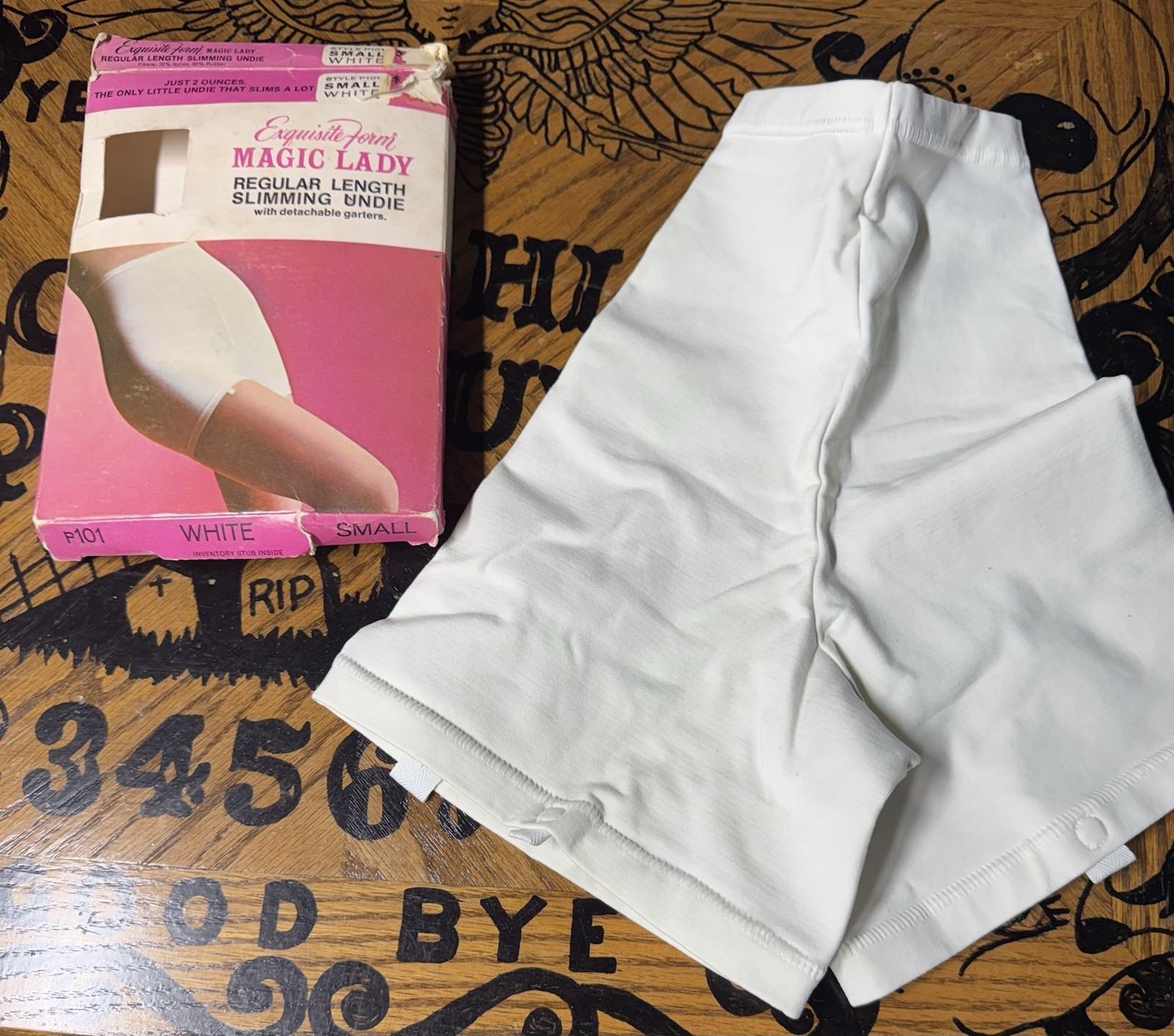 VINTAGE EXQUISITE FORM MAGIC LADY SLIMMING UNDIE / GARTERS 4-5 SMALL. NEW