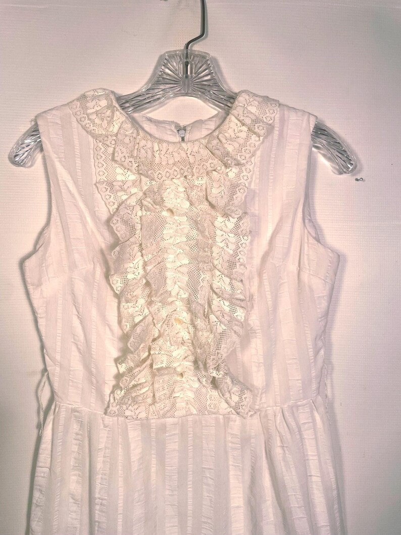 Vintage 1960s White Frilly Lace Mod Cotton Mini Dress Size XS/S