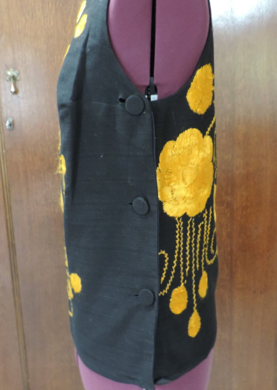 1970s Bertram Boutique Acapulco Embroidered Black/Orange Floral Top B40 W36