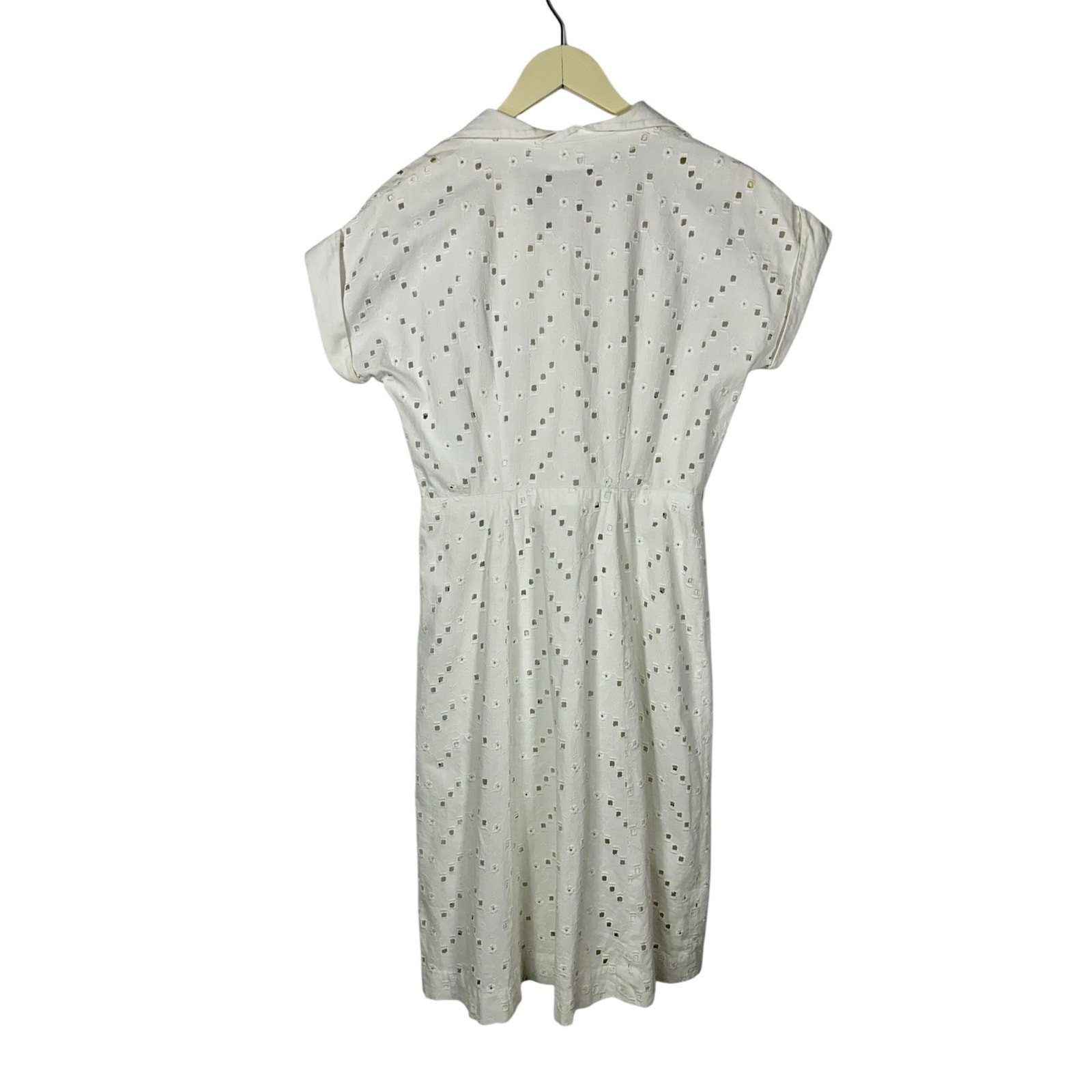 1940s 1950s White Cotton Eyelet Floral Embroidered Button Front Day Dress