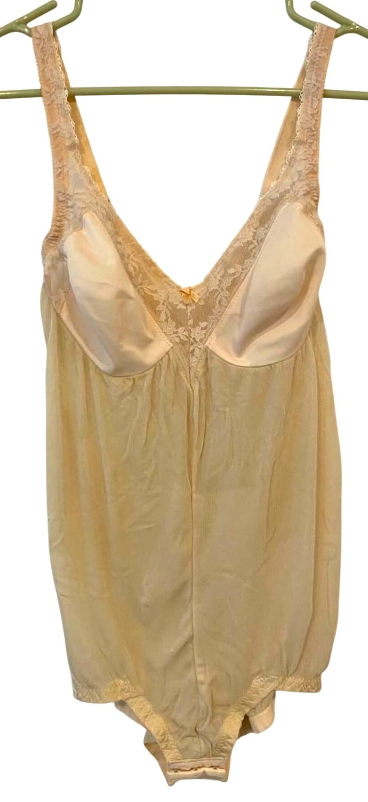 Vintage Young Smoothie Pretty Lite Briefer Beige Seamless Soft Cup 38B
