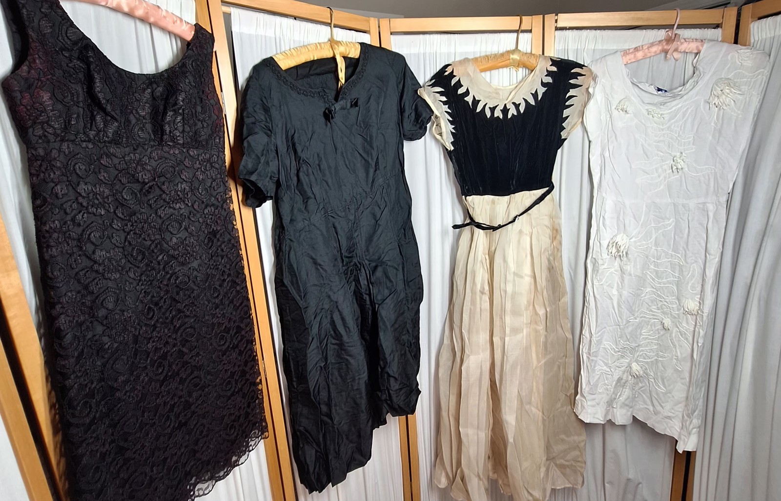 Lot Of 4 Vtg 30s 40s 50s Dresses Seamstress Special TLC Repair Study AS IS