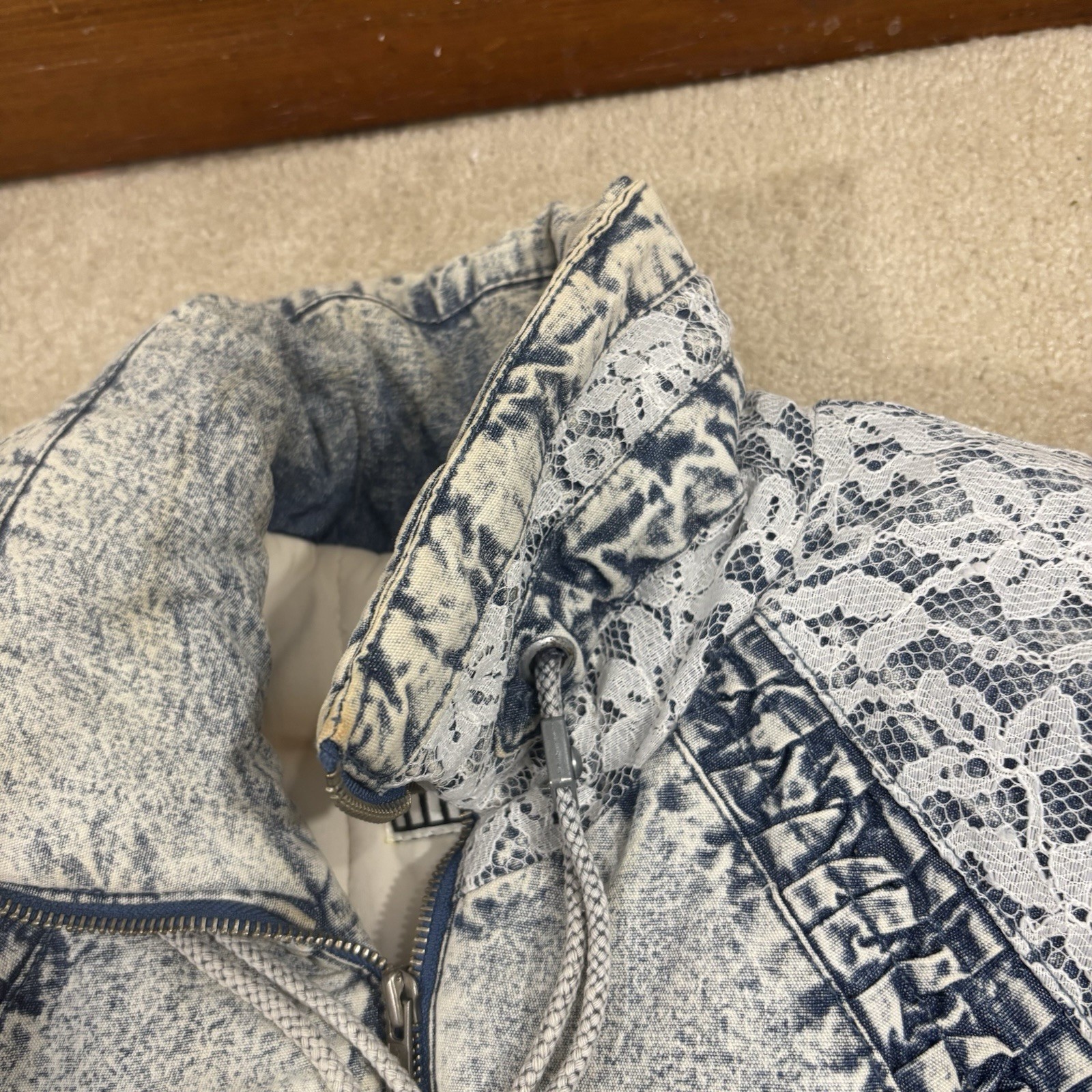 Vintage Original 80s East West Acid Wash Denim L Puffer Jacket Small Floral Lace