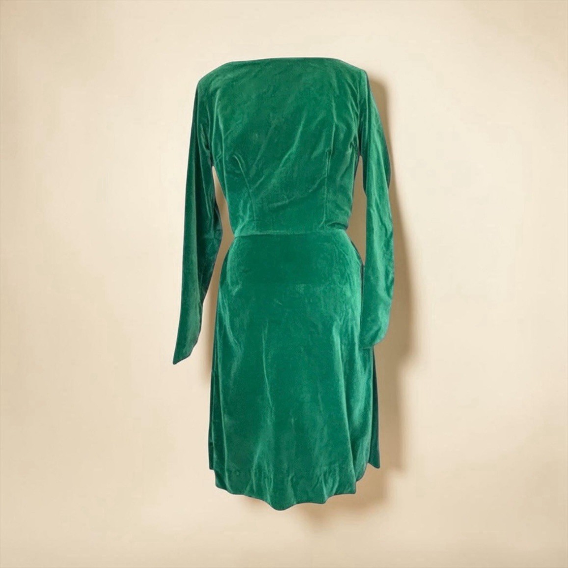 Vintage Emerald Green Velvet Cocktail Dress Low Back Bow Elegant Party Dress