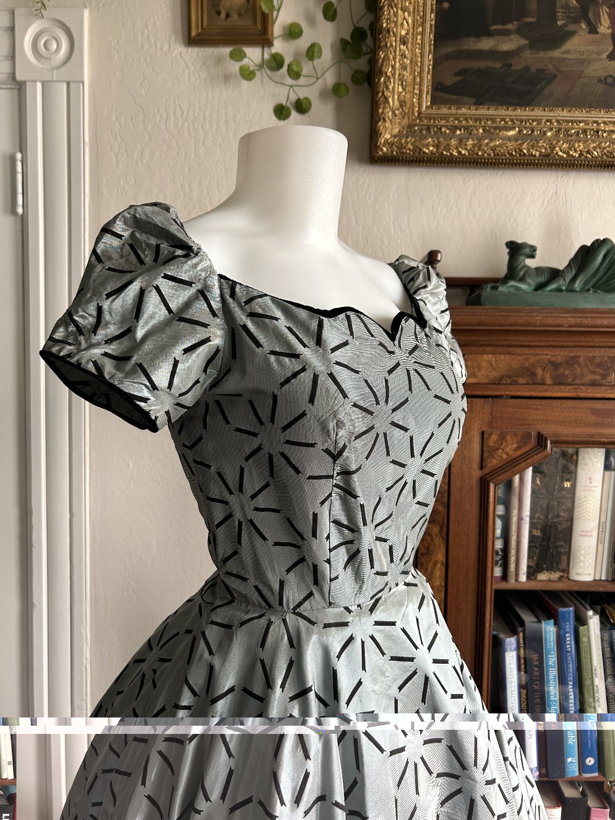 Vintage 1950s Blue Formal Tea Dress Shiny Print Sweetheart Full Skirt Flare XS S