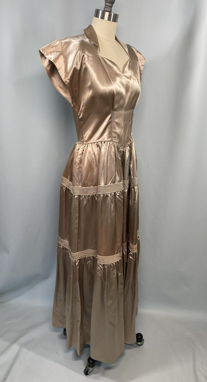 Vintage Dress SIZE EXTRA SMALL satin tan beige 40s 50s evening long wedding
