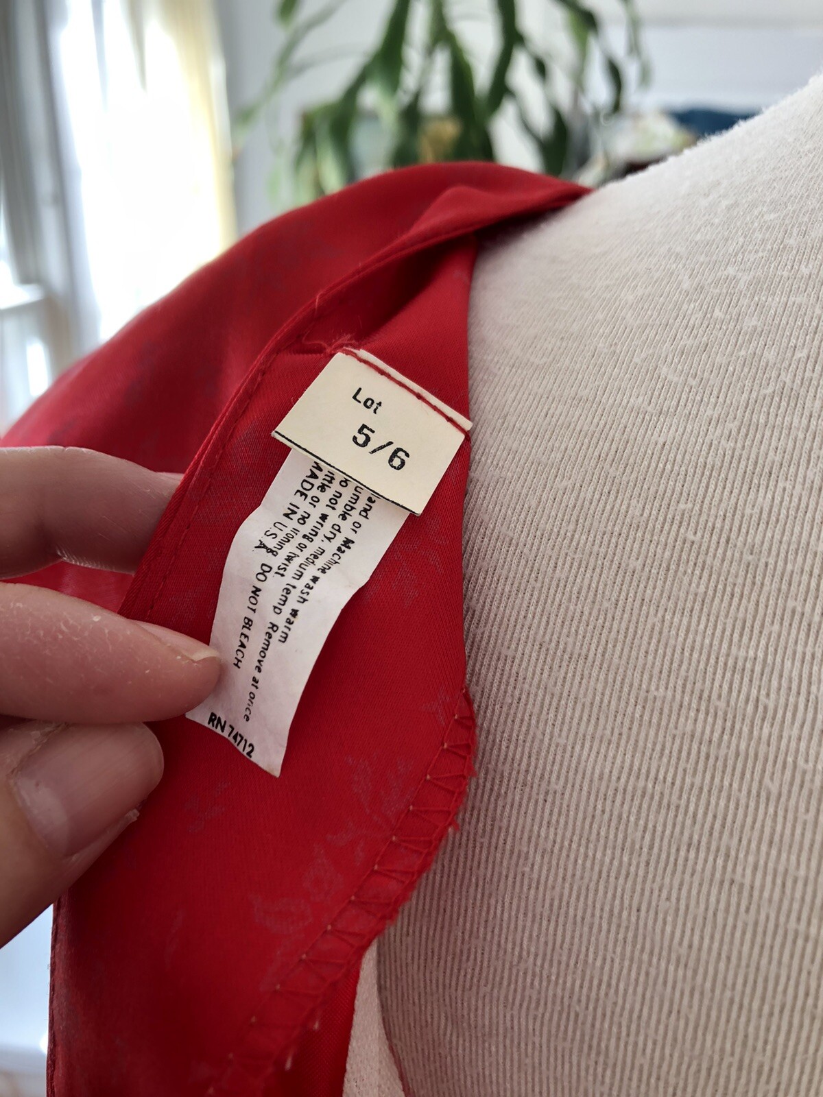 STUNNING VTG Red Silky Satin Ruffles Cap Sleeve Peplum Dress SZ 5/6