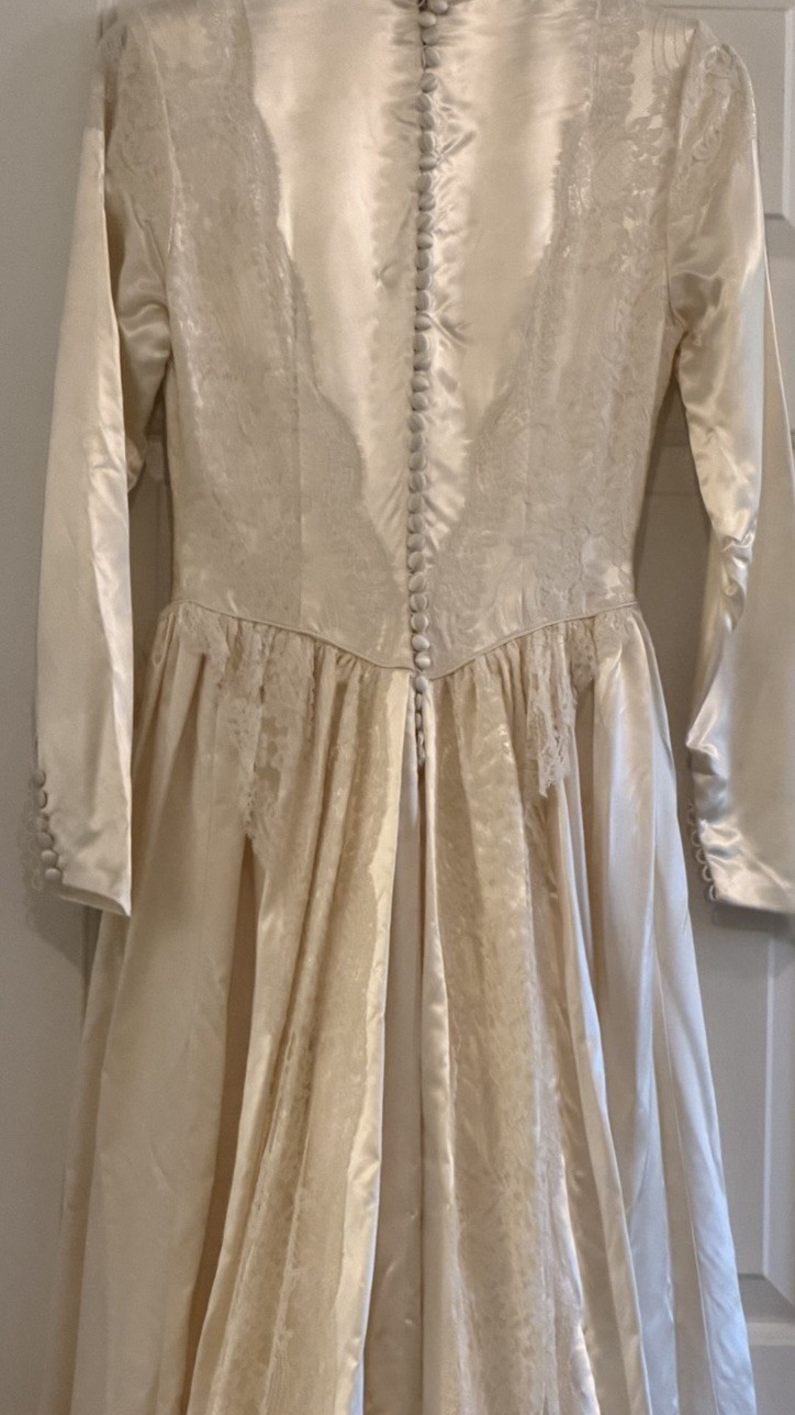 Vintage 1940s Wedding Dress, Liquid Satin,Ivory, Long Dramatic Train, Lace