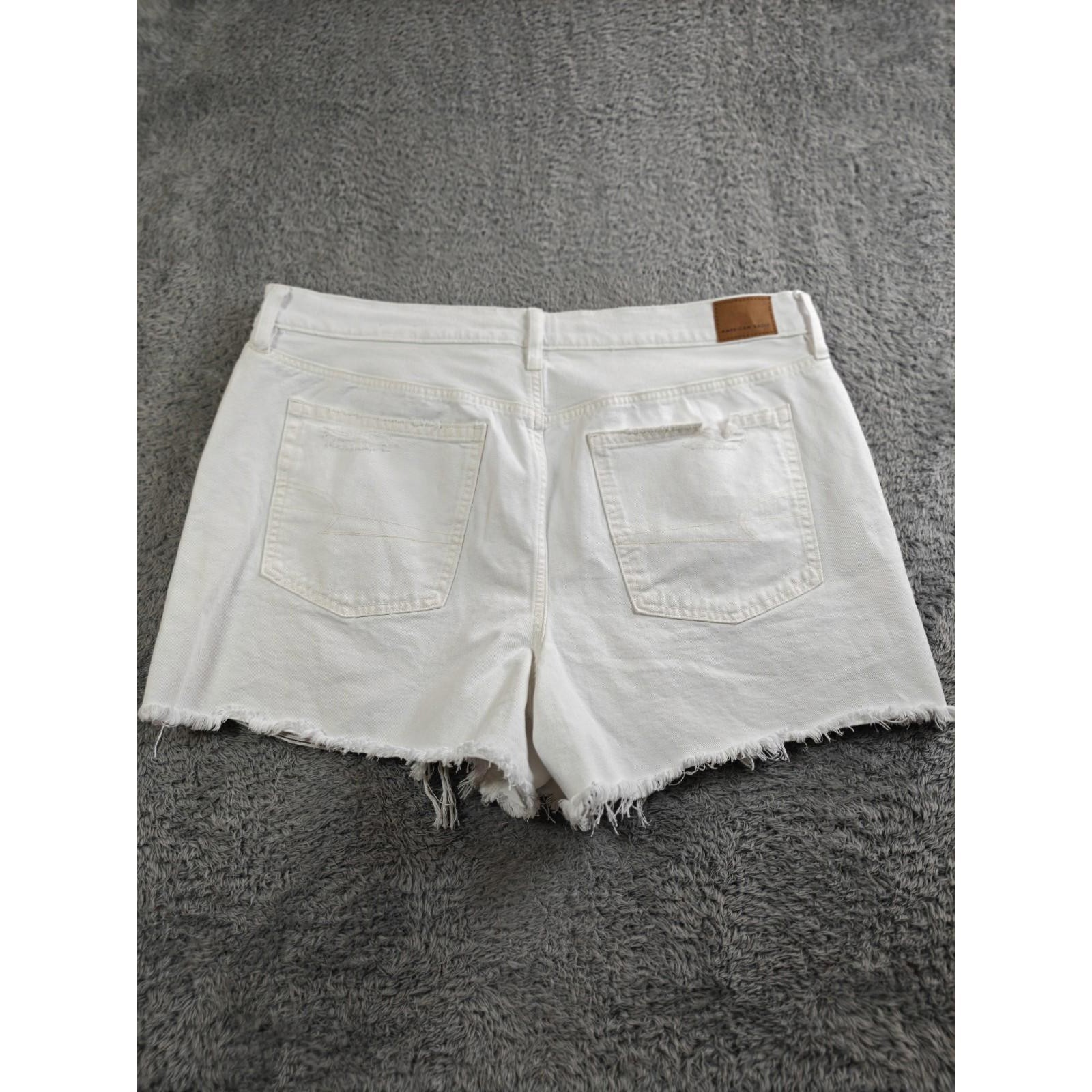 American Eagle Women&rsquo;s 90s Boyfriend Shorts Size 18 White