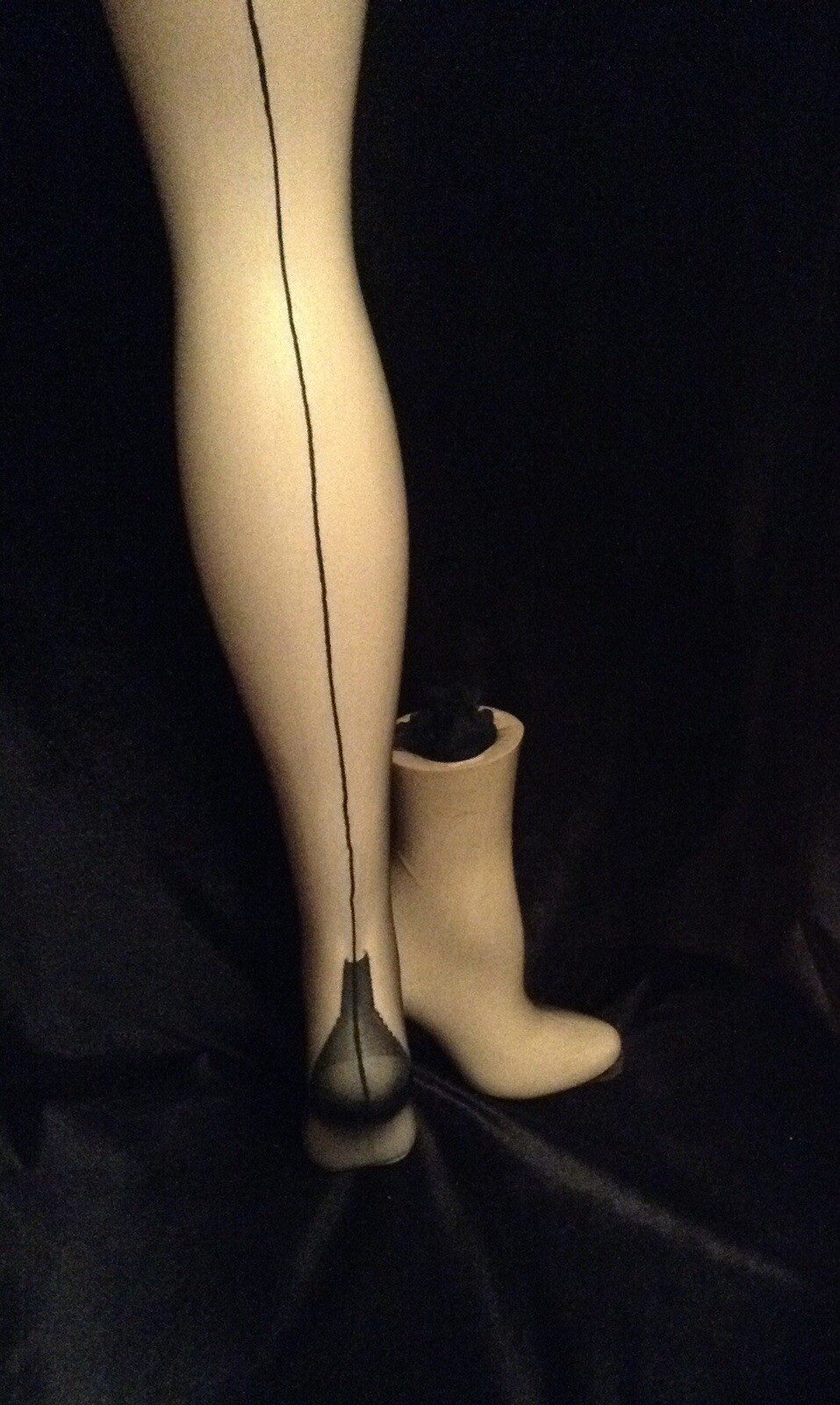 Vintage Style Seamed Shell Heel And Barefoot Stockings 37 Inches Long